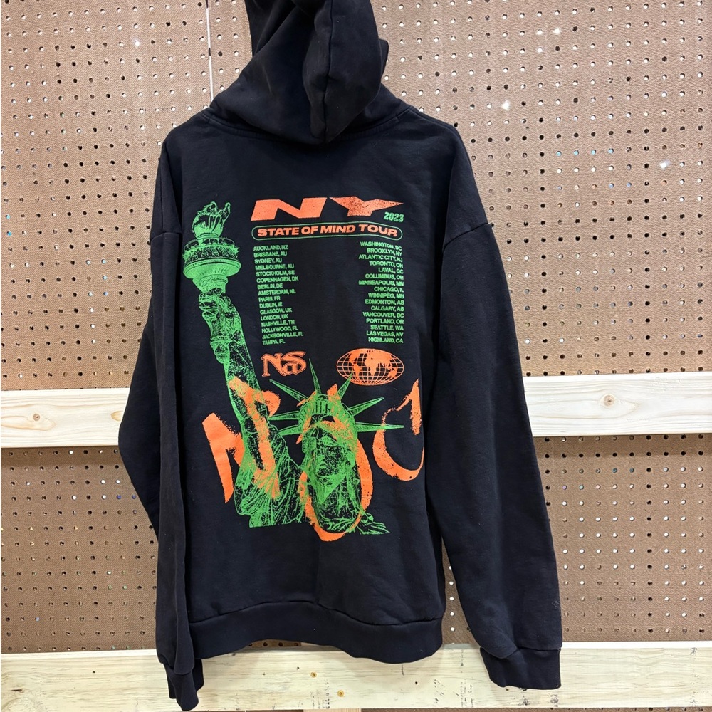 ITEM#32 Nas New York State of Mind Tour 2023 Hoodie Wu-Tang size XxL

24x28